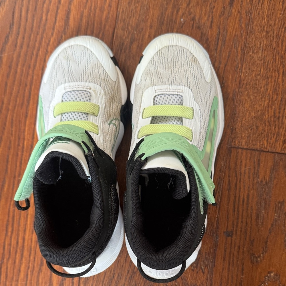 Nike kids shoes
